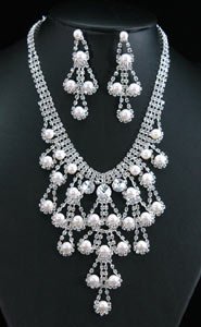 Drag Queen Crystal Faux Pearl Necklace Earrings Set XS1147
