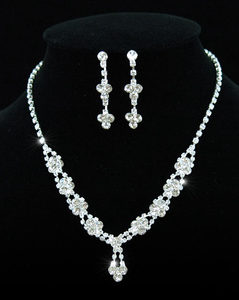 Bridal Crystal Rhinestone Necklace Earrings Set XS1090