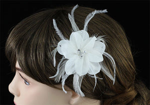 Bridal Wedding Fascinator Light Ivory Feather Handmade Hair Flower XT1573