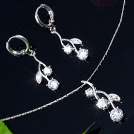 2 Carat Flower Created Diamond CZ 18K RGP Necklace Earrings Set XN184